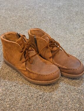 Women's Suede Lace-Up Booties
